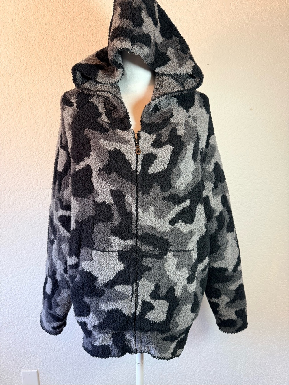 Barefoot Dreams Cozy Chic Camo Hoodie Jacket Size Large Camouflage Black Gray